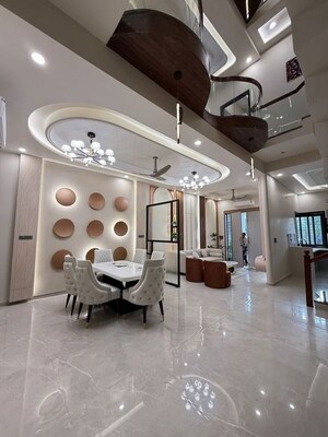 6+ BHK Independent House For Sale in Sector 11