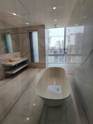 Bathroom in 6 BHK Apartment at Indiabulls Blu, Worli – for Rent
