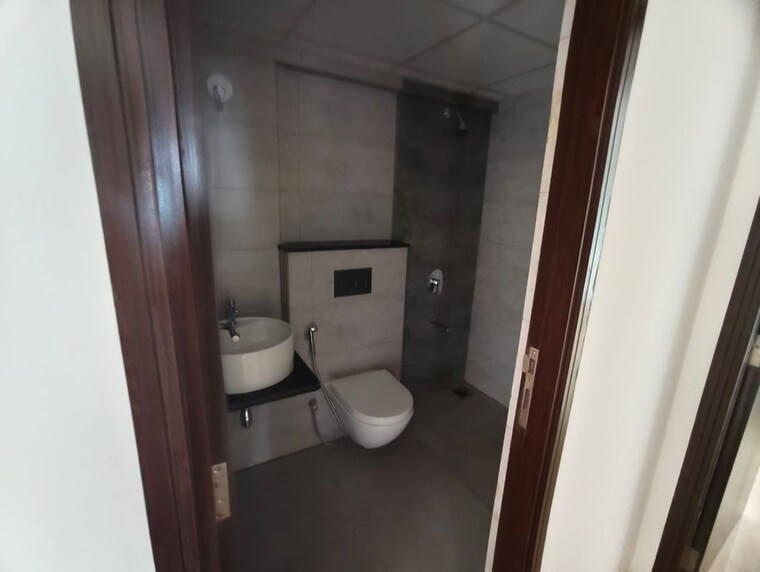 Bathroom, kalpataru-magnus 2 Bedroom 850 Sq.Ft. Apartment In Bandra East Mumbai 10476262