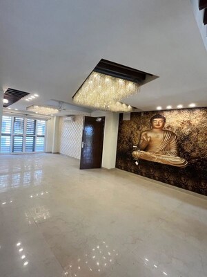 Living Room in 4 BHK Builder Floor at Unitech South City II, Sector 50 – for Rent