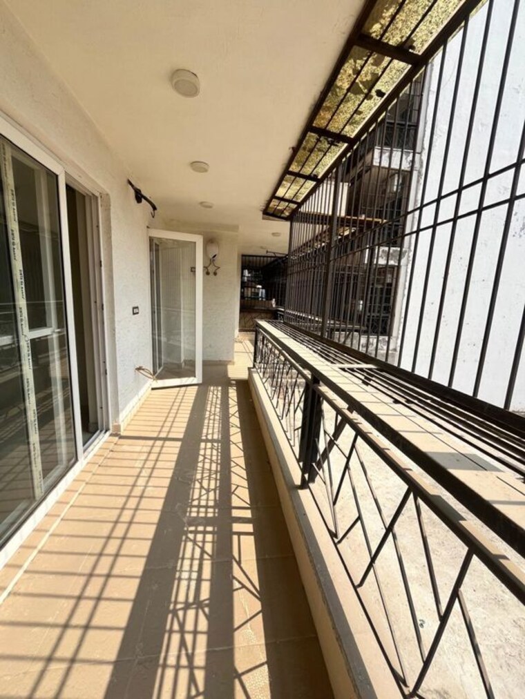 Balcony, unitech-south-city-ii 4 Bedroom 2452 Sq.Ft. Builder Floor In Sector 50 Gurgaon 10476261