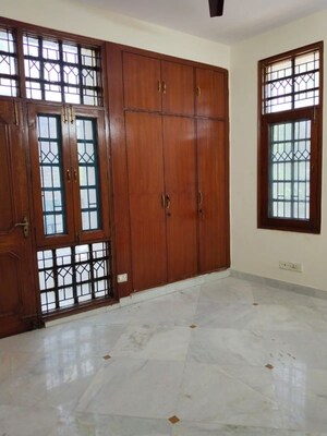 Room in 3 BHK Builder Floor at Malviya Nagar – for Rent