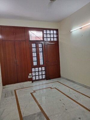 Room in 3 BHK Builder Floor at Malviya Nagar – for Rent