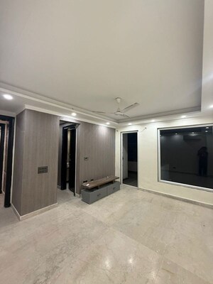 Room in 3 BHK Builder Floor at Unitech South City II, Sector 50 – for Rent