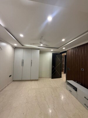 Team Area in 3 BHK Builder Floor at Unitech South City II, Sector 50 – for Rent