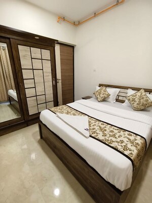 Bedroom in 2 BHK Apartment at Marathon Monte South, Byculla West – for Rent