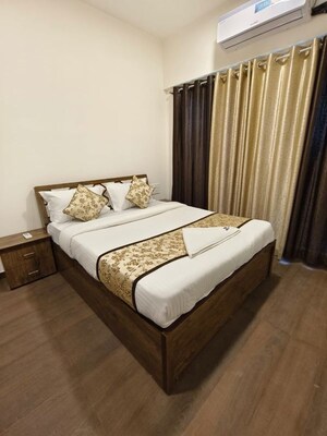 Bedroom in 2 BHK Apartment at Marathon Monte South, Byculla West – for Rent