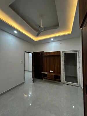 Room in 2 BHK Builder Floor at Aman Vihar – for Rent