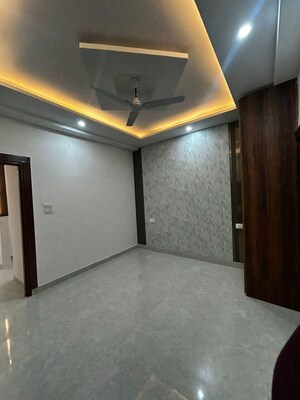 Room in 2 BHK Builder Floor at Aman Vihar – for Rent