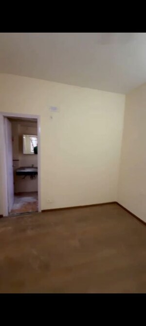 Room in 2 BHK Apartment at Jaypee Kensington Park Apartments, Sector 133 – for Rent