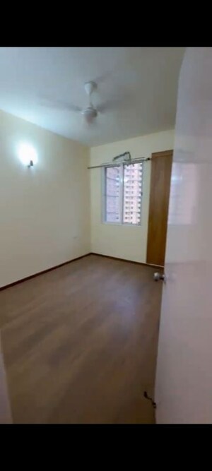 Room in 2 BHK Apartment at Jaypee Kensington Park Apartments, Sector 133 – for Rent
