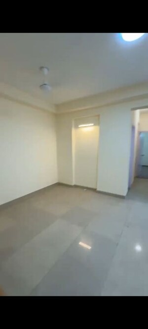 2 BHK Apartment For Rent in Jaypee Kensington Park Apartments, Sector 133
