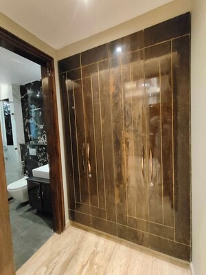Building Lobby in Studio Apartment at Ansal Plaza Gurgaon, Palam Vihar – for Rent