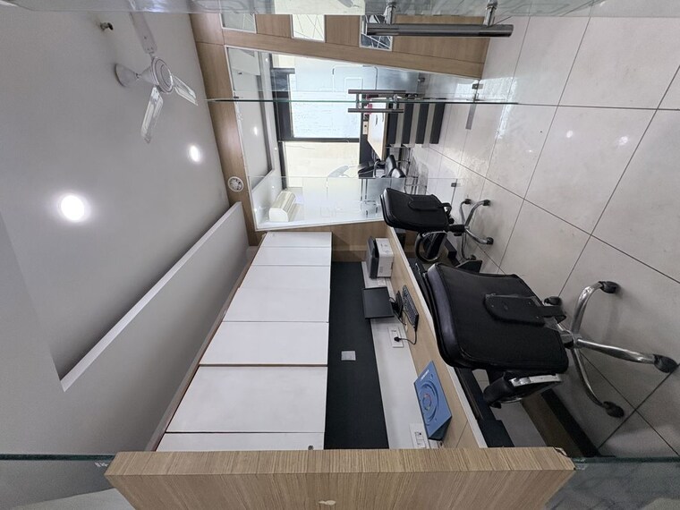 Team Area, netaji subhash place Commercial Office Space 750 Sq.Ft. In Netaji Subhash Place Delhi 10476380