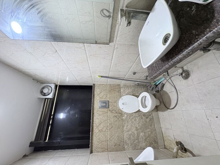 Bathroom, netaji subhash place Commercial Office Space 750 Sq.Ft. In Netaji Subhash Place Delhi 10476380