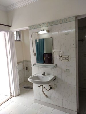 Bathroom in 3 BHK Apartment at Jawahar Nagar – for Rent