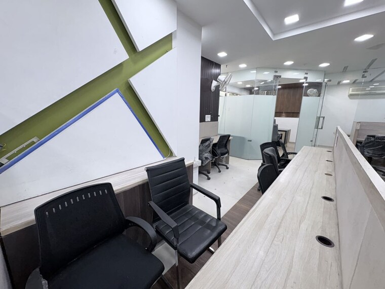 Team Area, netaji subhash place Commercial Office Space 1550 Sq.Ft. In Netaji Subhash Place Delhi 10476391