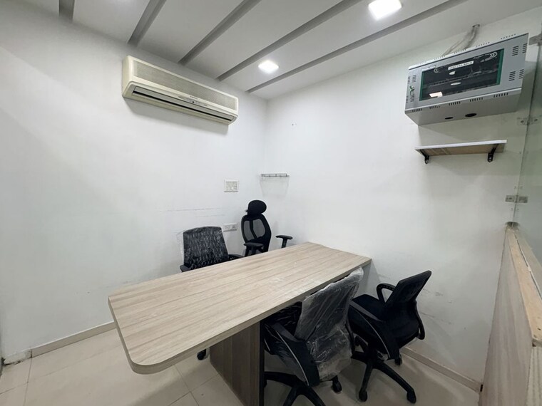 Team Area, netaji subhash place Commercial Office Space 1550 Sq.Ft. In Netaji Subhash Place Delhi 10476391