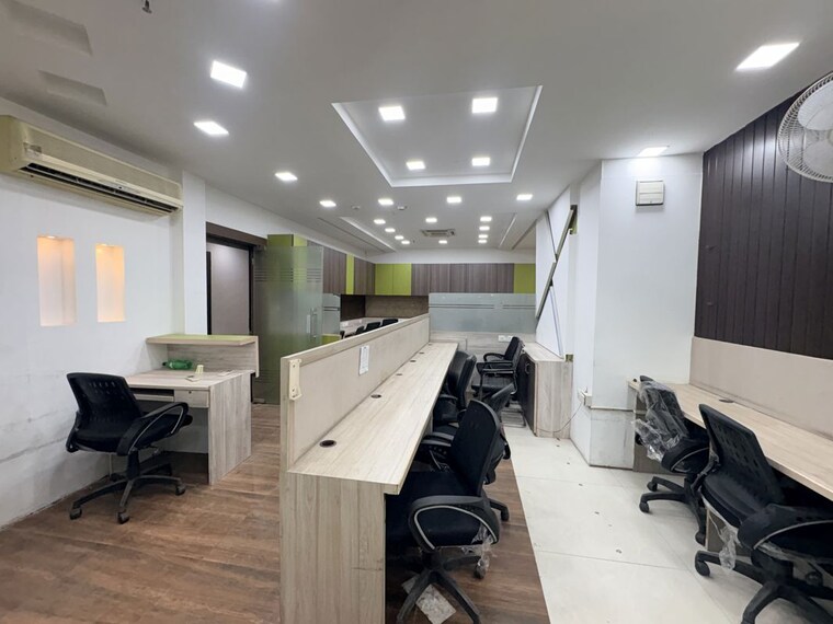 Team Area, netaji subhash place Commercial Office Space 1550 Sq.Ft. In Netaji Subhash Place Delhi 10476391