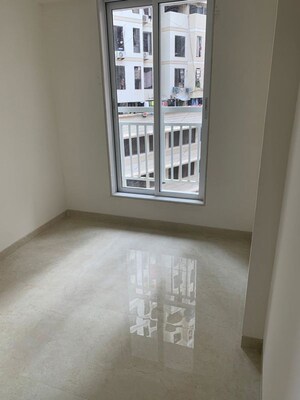 Room in 2 BHK Apartment at Chandiwala Pearl Regency, Andheri West – for Rent