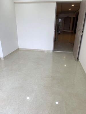Room in 2 BHK Apartment at Chandiwala Pearl Regency, Andheri West – for Rent