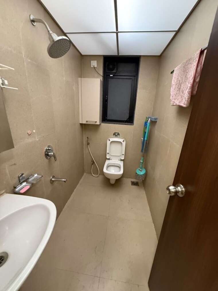 Bathroom, runwal-eirene 2 Bedroom 650 Sq.Ft. Apartment In Balkum Pada Thane 10476398