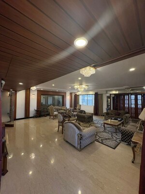 Living Room in 6+ BHK Penthouse at Aashiyana Apartments, Bandra West – for Sale