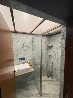 Bathroom in 6+ BHK Penthouse at Aashiyana Apartments, Bandra West – for Sale