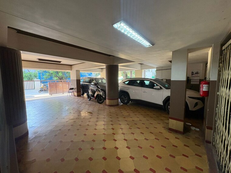  Parking, aashiyana-apartments 6+ Bedroom 5000 Sq.Ft. Penthouse In Bandra West Mumbai 10470321