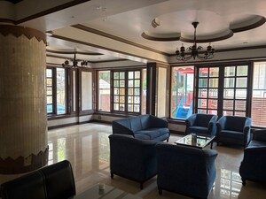 Living Room in 6+ BHK Penthouse at Aashiyana Apartments, Bandra West – for Sale
