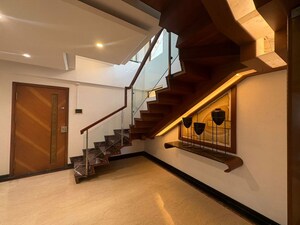Stairs in 6+ BHK Penthouse at Aashiyana Apartments, Bandra West – for Sale