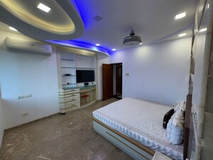 Bedroom in 6+ BHK Penthouse at Aashiyana Apartments, Bandra West – for Sale