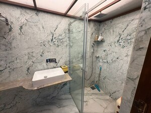 Bathroom in 6+ BHK Penthouse at Aashiyana Apartments, Bandra West – for Sale