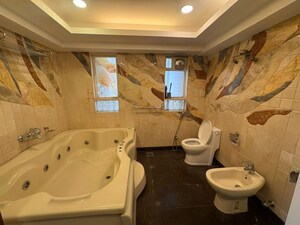 Bathroom in 6+ BHK Penthouse at Aashiyana Apartments, Bandra West – for Sale