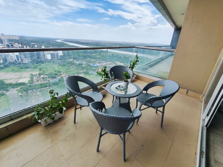 Team Area, supertech-supernova-nova-residences 3 Bedroom 2105 Sq.Ft. Apartment In Sector 94 Noida 10476411