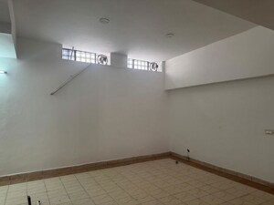 Room in 2.5 BHK Builder Floor at Smart World Gems, Sector 89 – for Rent