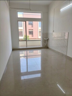 Room in  Office Space at Ansal API Shopping Square, Sushant Golf City – for Rent