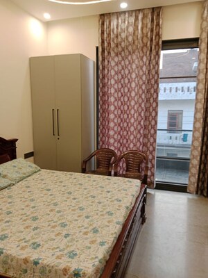 Bedroom in 2 BHK Builder Floor at Sector 18 – for Rent