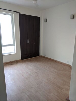 3.5 BHK Apartment For Rent in Unitech Escape, Sector 50