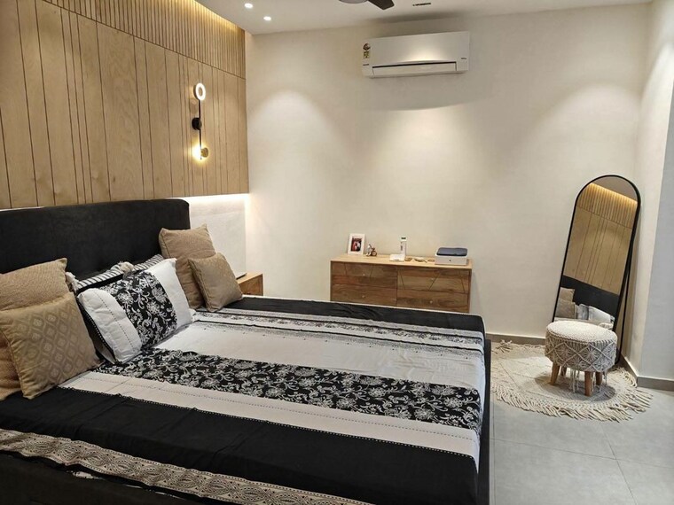Bedroom, allure-homes 1 RK 300 Sq.Ft. Builder Floor In Sector 14 Gurgaon 10476507