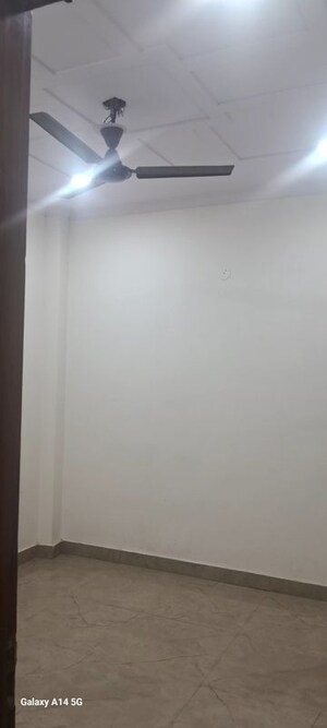 Room in 2 BHK Builder Floor at Jawahar Nagar – for Rent