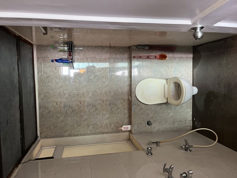 Bathroom, vijay-orovia 1 Bedroom 450 Sq.Ft. Apartment In Ghodbunder Road Thane 10476567