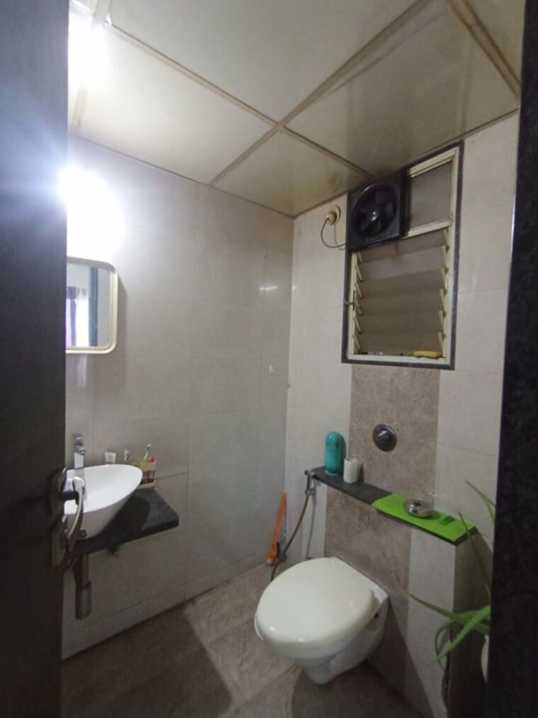 Bathroom, kbd-aurelia 3.5 Bedroom 1700 Sq.Ft. Apartment In Baner Pune 10476770
