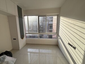 Room in 2.5 BHK Apartment at Urbanrise On Cloud 33, Bachupally – for Rent