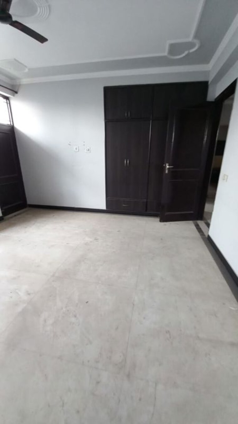 Room, kadipur 3 Bedroom 3000 Sq.Ft. Independent House In Kadipur Gurgaon 10476773