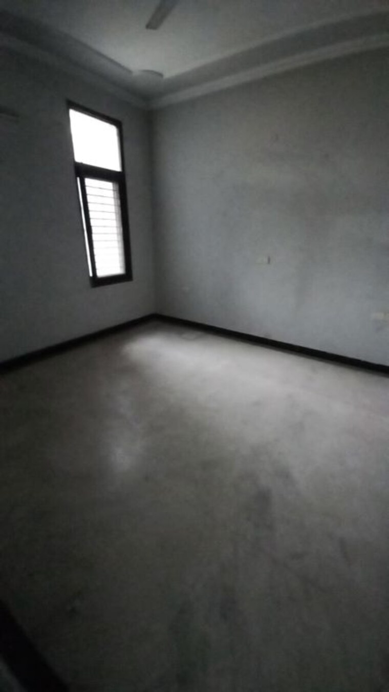 Room, kadipur 3 Bedroom 3000 Sq.Ft. Independent House In Kadipur Gurgaon 10476773