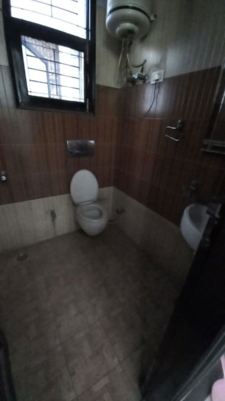 Bathroom, kadipur 3 Bedroom 3000 Sq.Ft. Independent House In Kadipur Gurgaon 10476773
