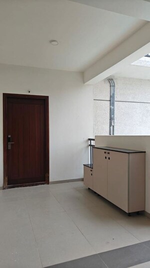 Room in 3 BHK Apartment at SRR Sriram River View, Narsingi – for Rent