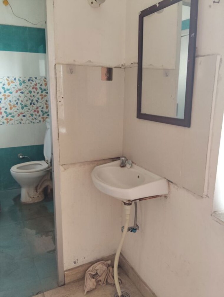 Bathroom, kharar mohali road 1 Bedroom 700 Sq.Ft. Builder Floor In Kharar Mohali Road Kharar 10476822