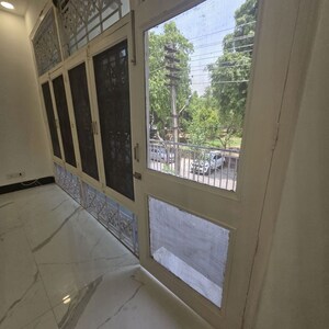 Balcony in 2 BHK Builder Floor at Dlf Phase I – for Rent